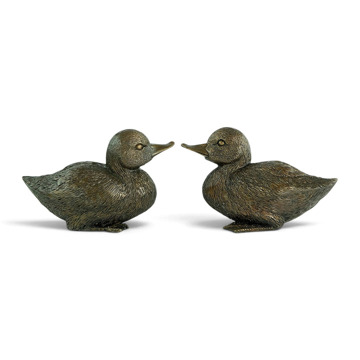 Paar bronzen beelden van eendjes
