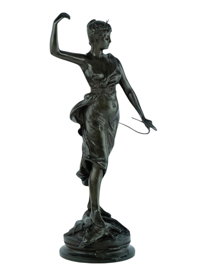 Antiek bronzen beeld van Diane de jageres door Alexandre Levasseur
