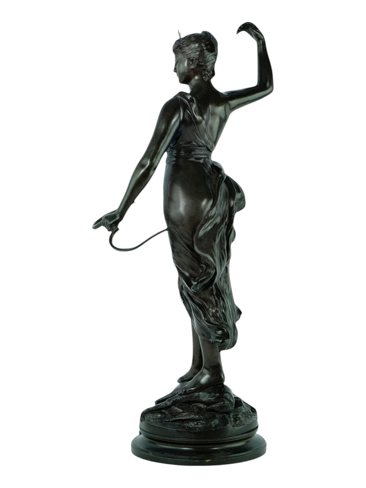 Antiek bronzen beeld van Diane de jageres door Alexandre Levasseur