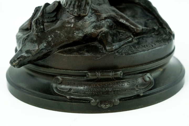 Antiek bronzen beeld van Diane de jageres door Alexandre Levasseur