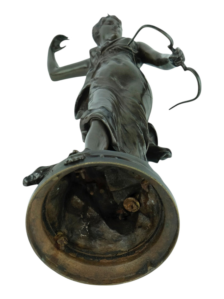 Antiek bronzen beeld van Diane de jageres door Alexandre Levasseur
