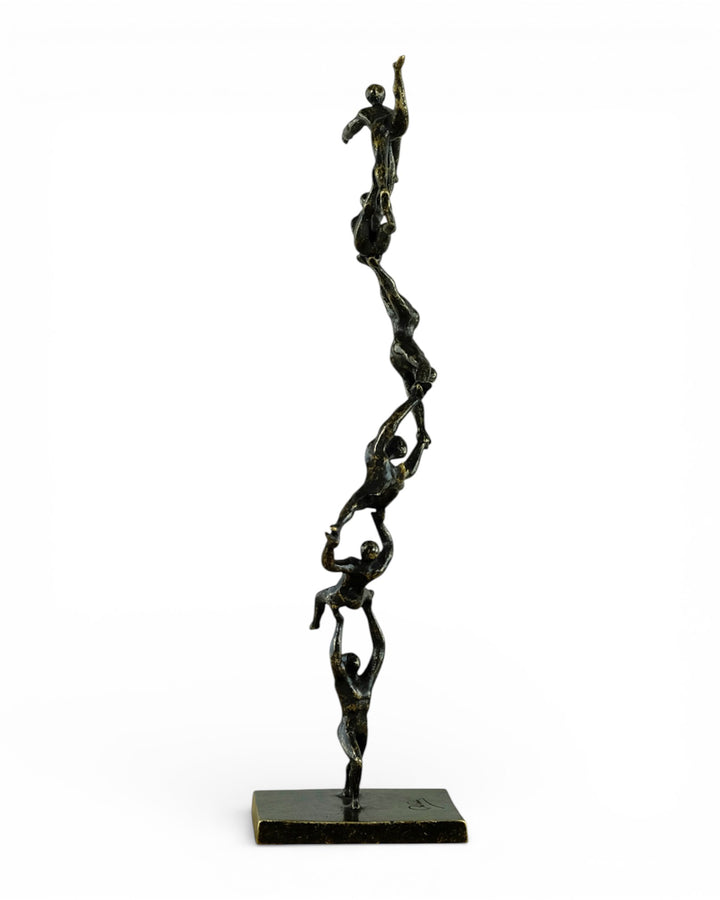 Bronzen sculptuur “Samen naar de top” van Ben Wouters 