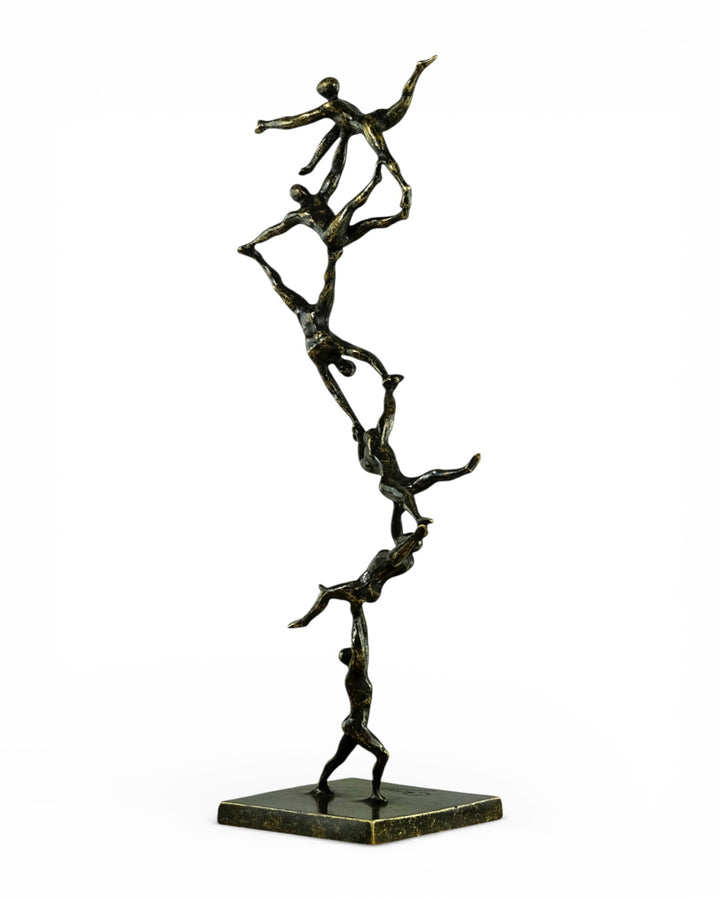 Bronzen sculptuur “Samen naar de top” van Ben Wouters 