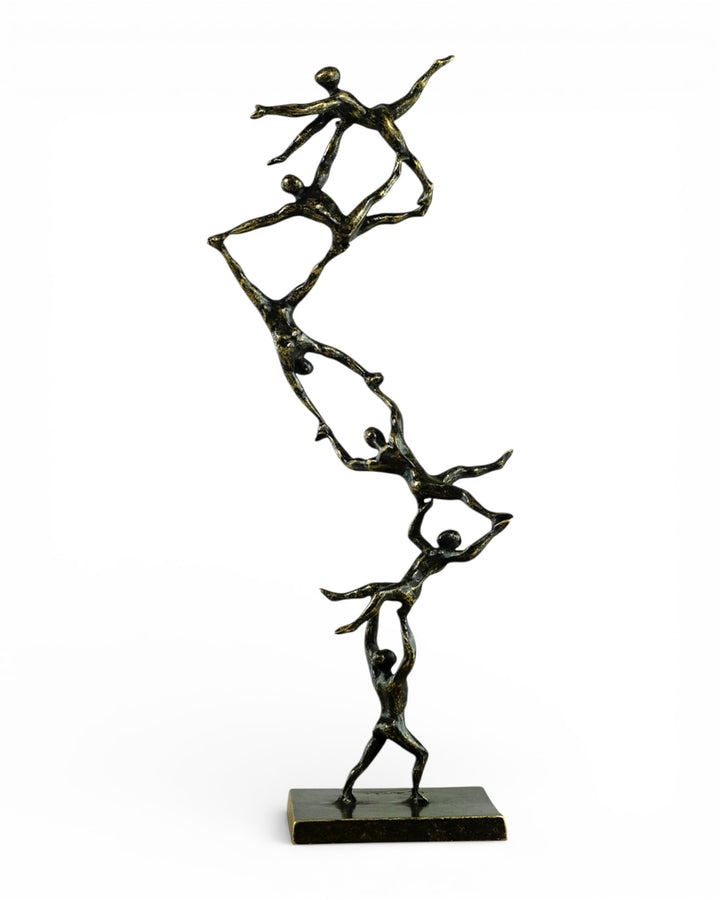 Bronzen sculptuur “Samen naar de top” van Ben Wouters 