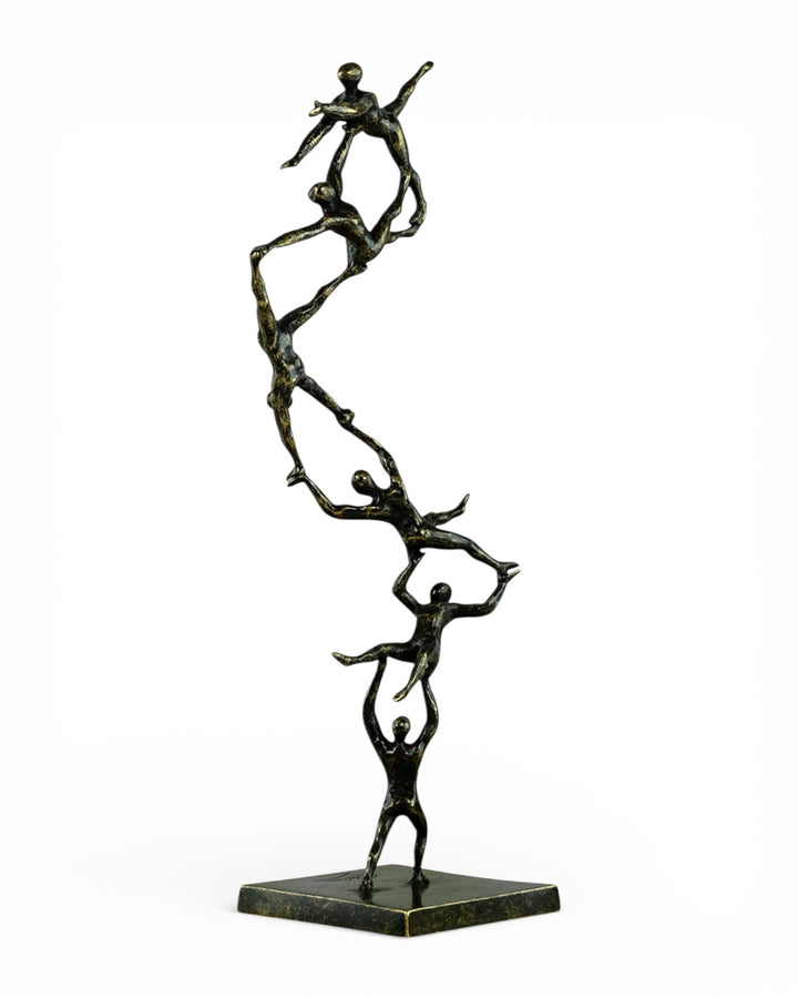 Bronzen sculptuur “Samen naar de top” van Ben Wouters 