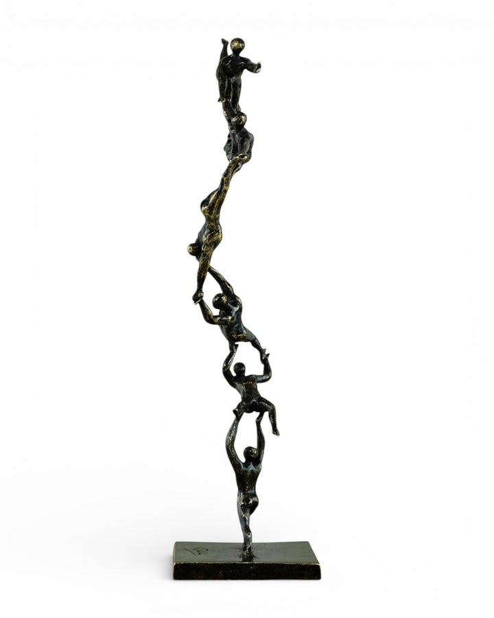Bronzen sculptuur “Samen naar de top” van Ben Wouters 