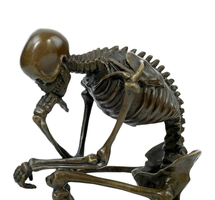 Bronzeskulptur eines Skelett-Denkers (groß)