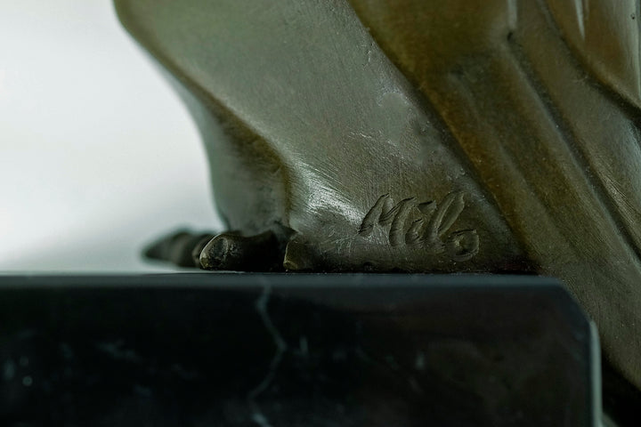 Bronze sculpture of a sitting pigeon in Art Deco style