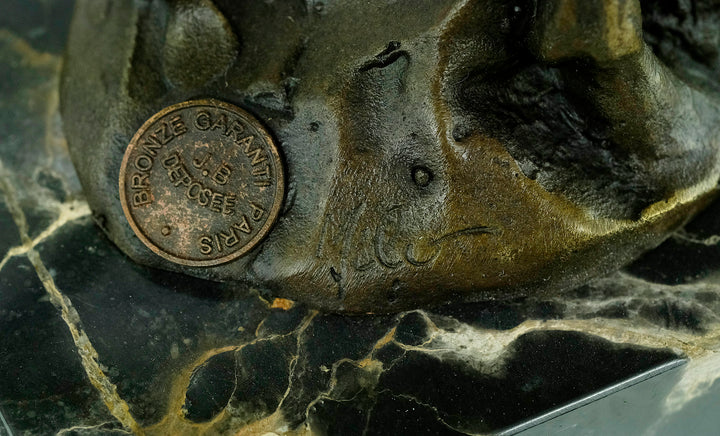 Bronze sculpture of a braying red deer