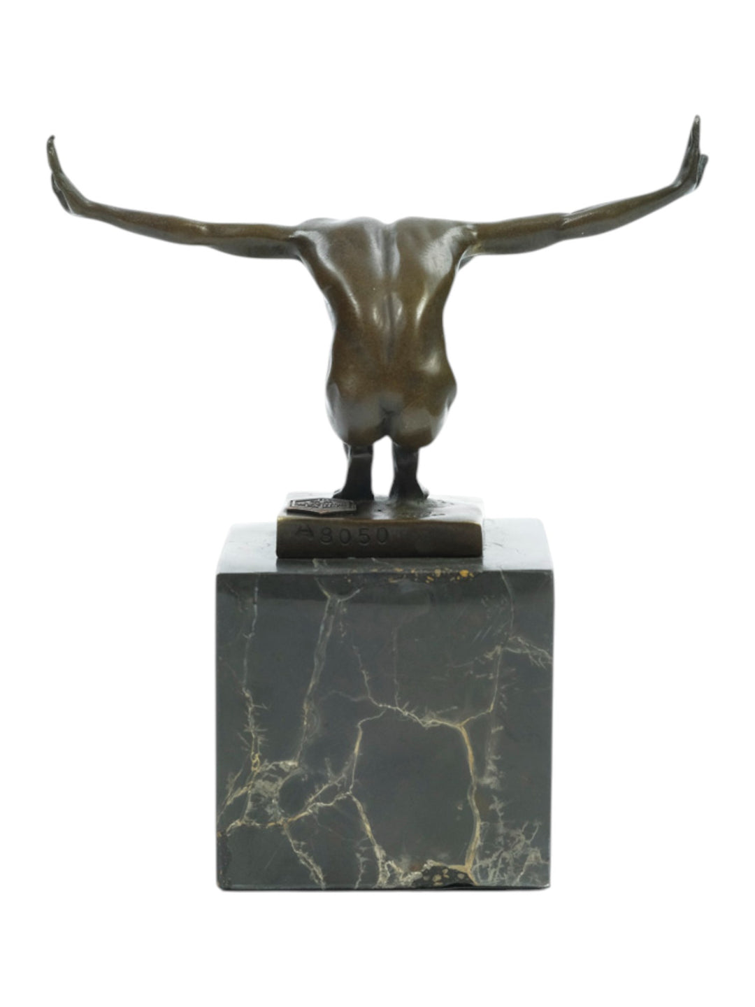 Bronze Skulptur eines kauernden Mannes mit ausgestreckten Armen