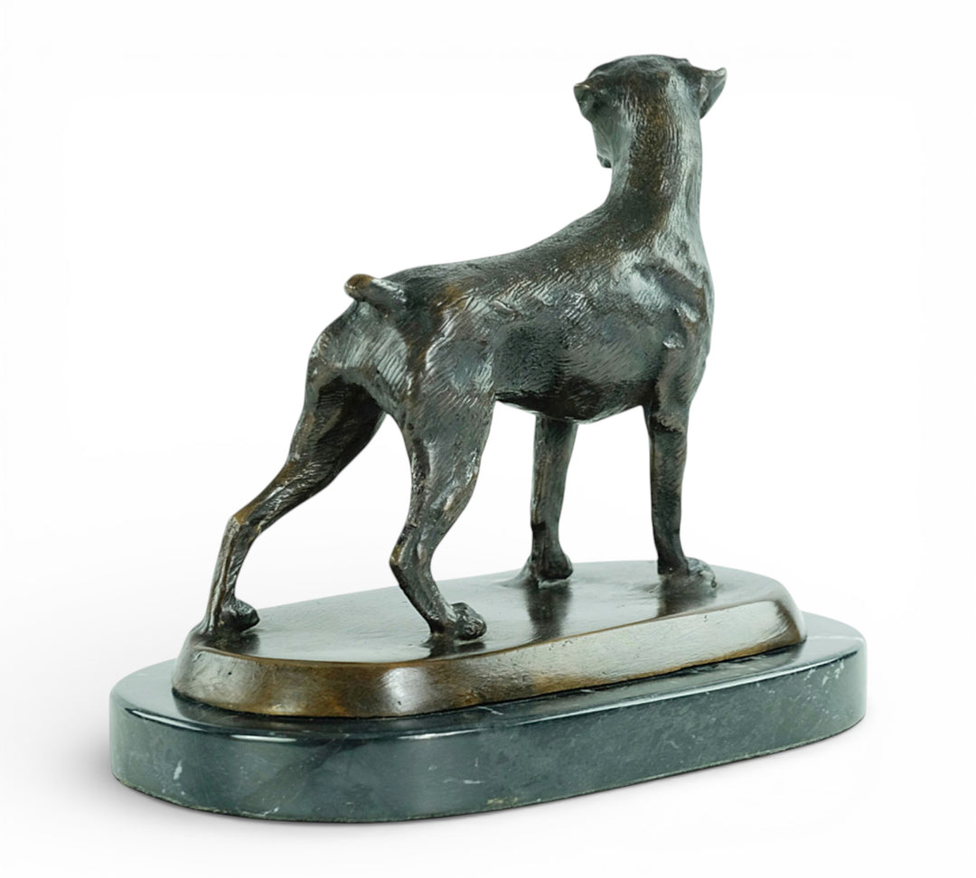 Sculpture en bronze d'un chien boxer debout