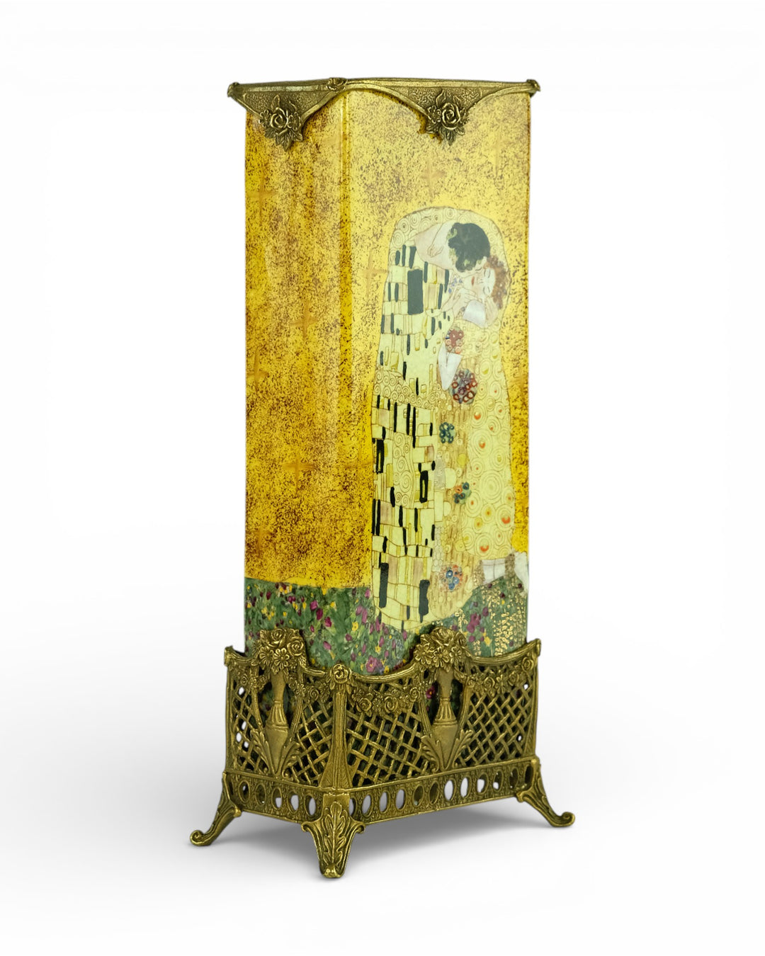 Porseleinen vaas in brons met Gustav Klimt decor