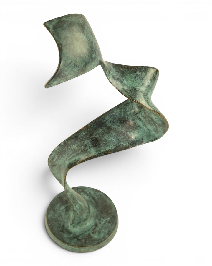 Scultura astratta in bronzo dalle forme fluide di Ben Wouters