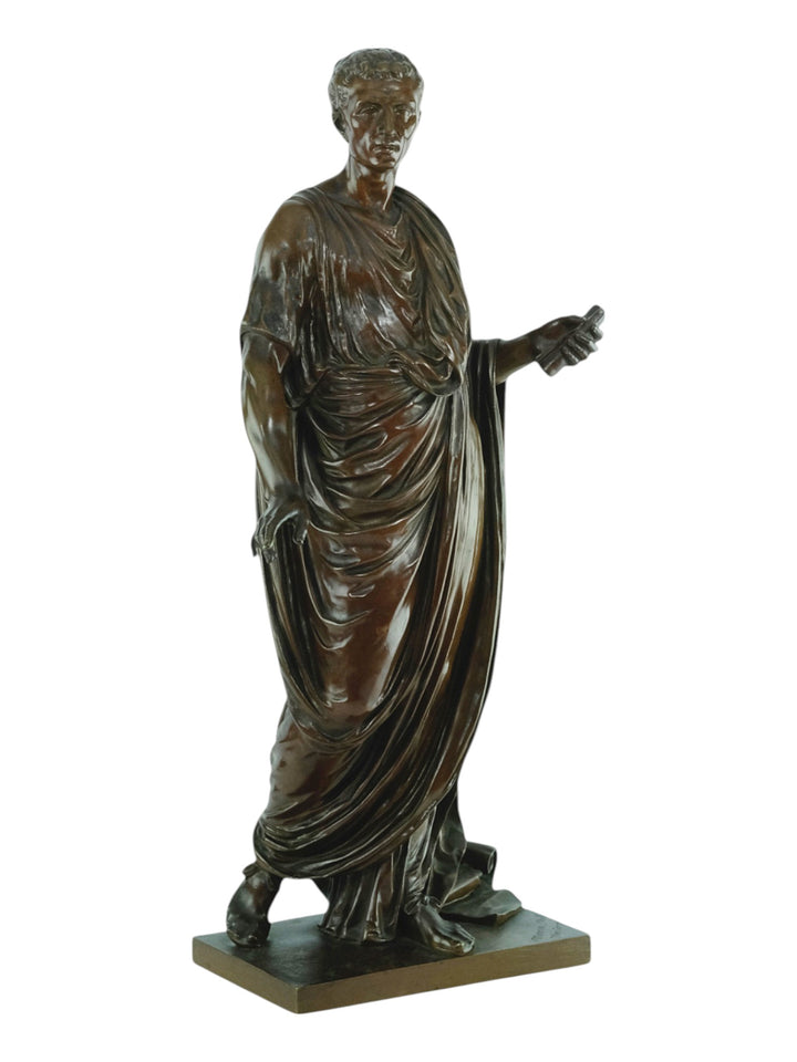 Antiek bronzen beeld van Caesar in gedrapeerde toga door Mathurin Moreau