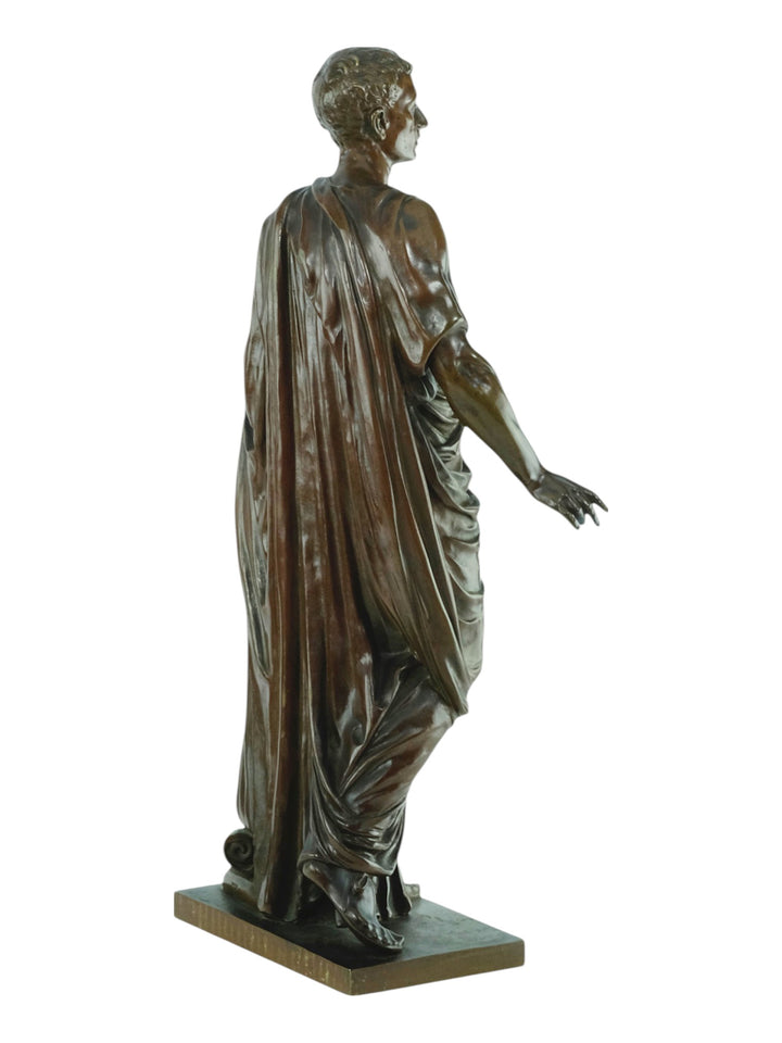 Antiek bronzen beeld van Caesar in gedrapeerde toga door Mathurin Moreau