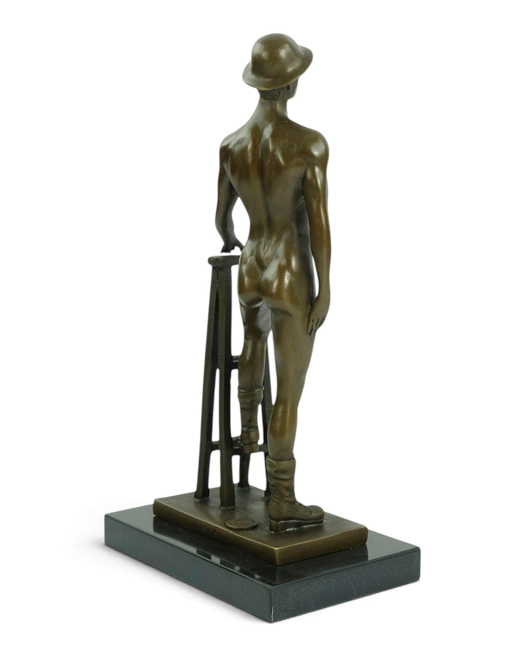 Sculpture en bronze d'un ouvrier nu prenant la pose