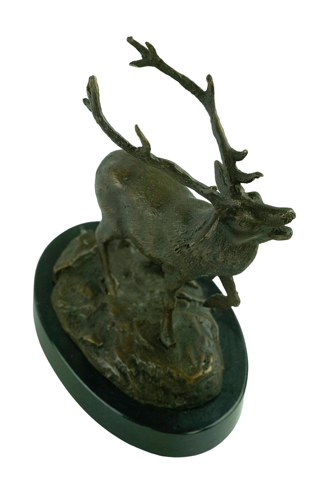 Bronze sculpture of a red deer bellowing