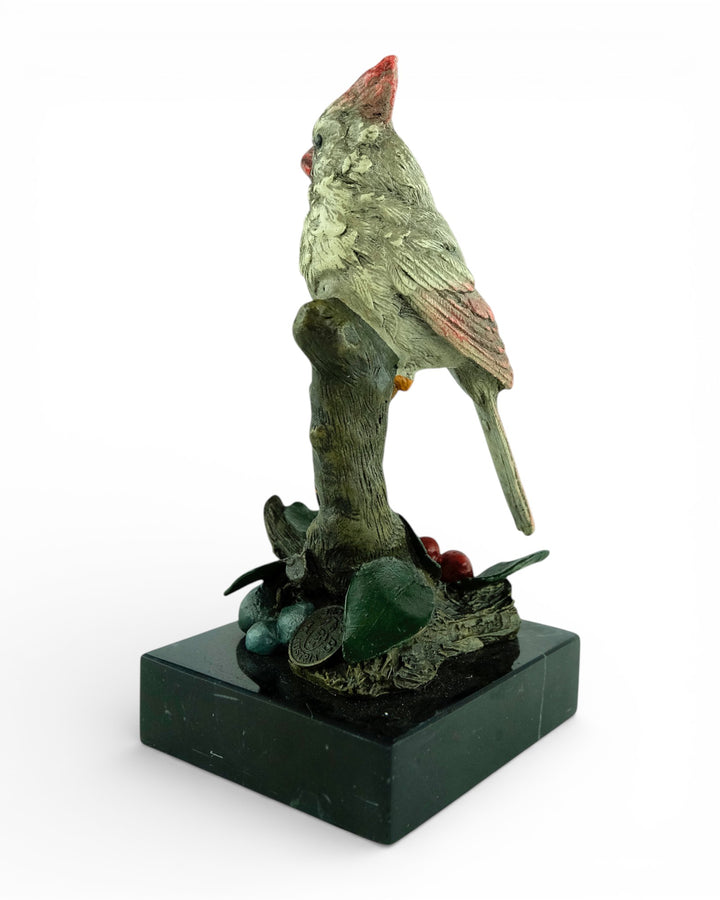 Weens bronzen beeld van een Noordelijke kardinaal vogel