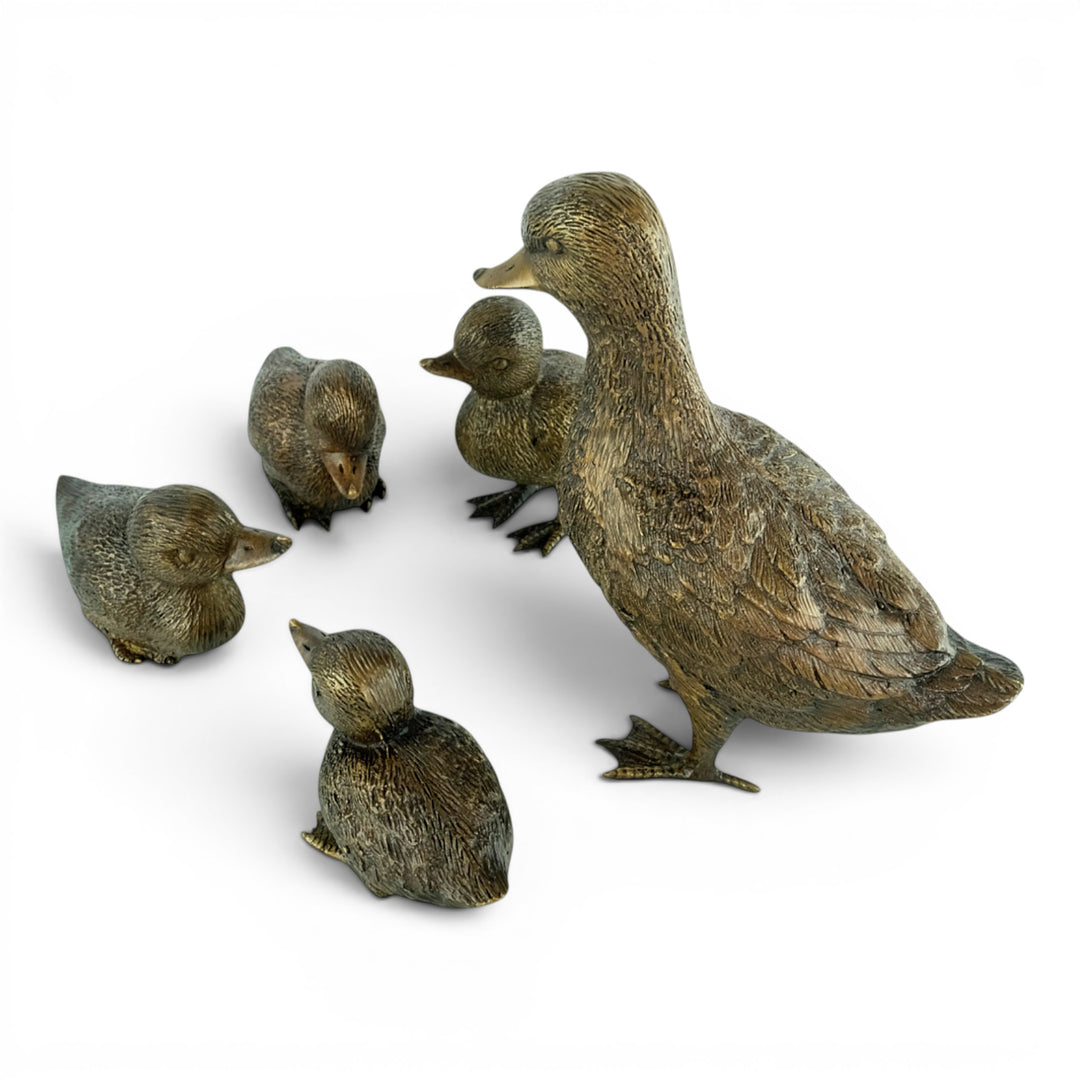 Bronze duck with ducklings sculptures