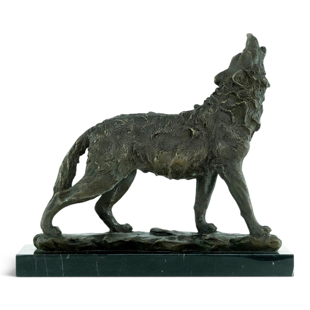 Bronzeskulptur eines heulenden Wolfes