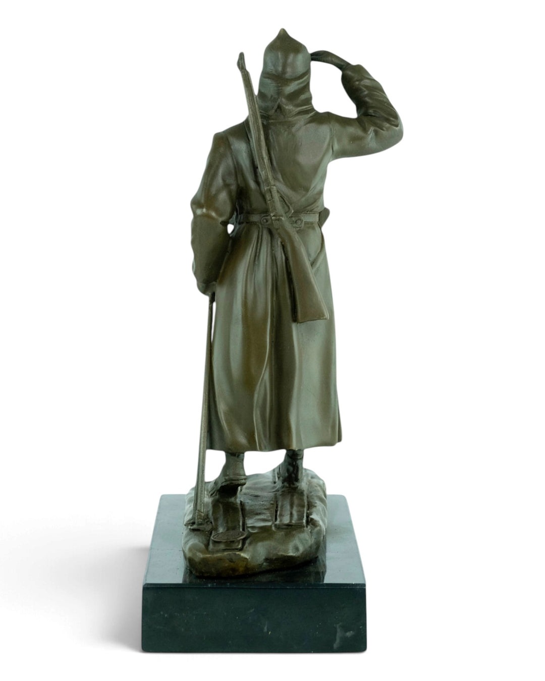 Scultura in bronzo di un soldato sugli sci