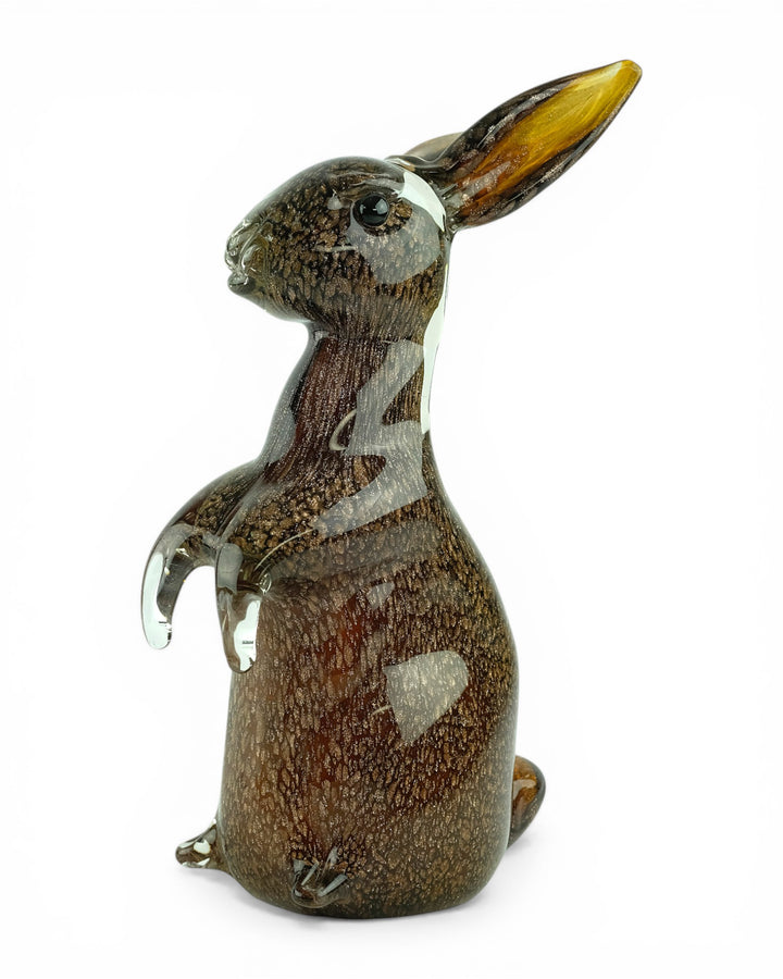 Escultura de cristal de un conejo sentado