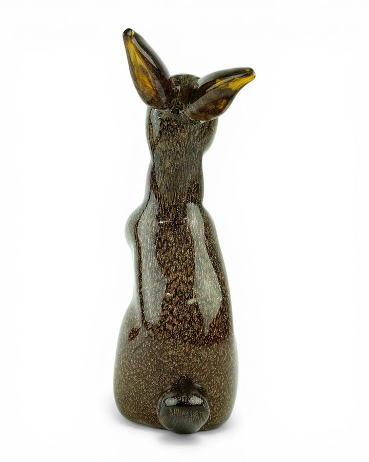 Escultura de cristal de un conejo sentado