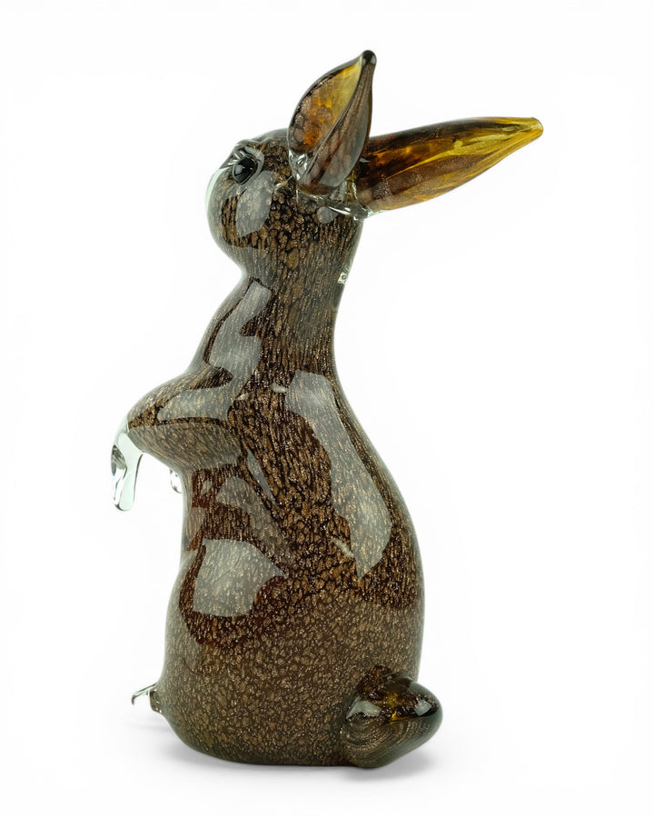 Escultura de cristal de un conejo sentado