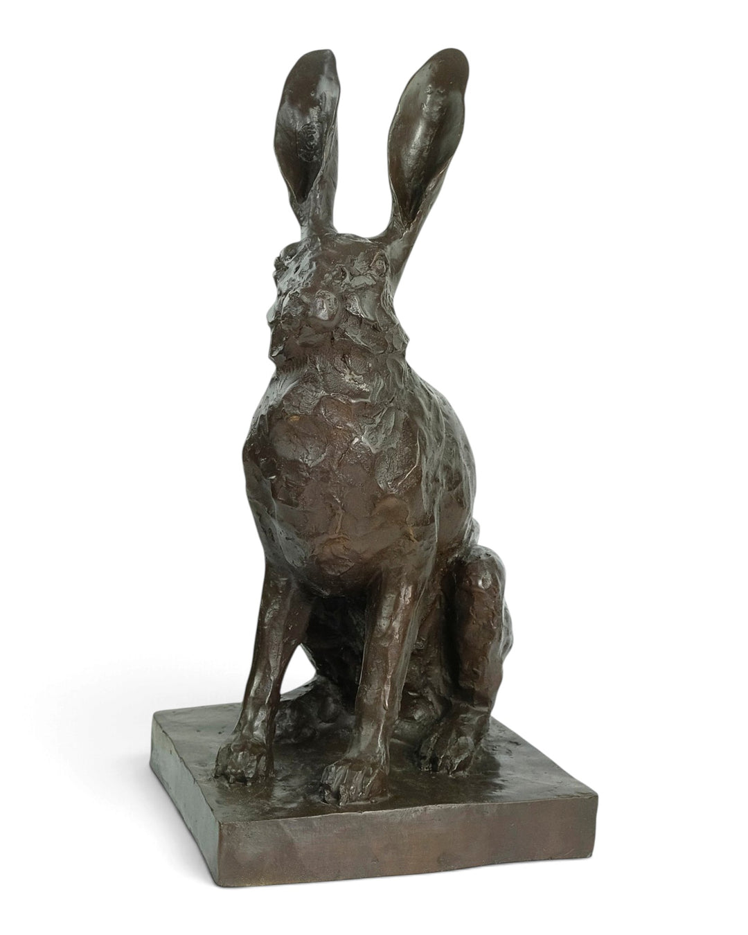 Bronzen sculptuur van een zittende haas 