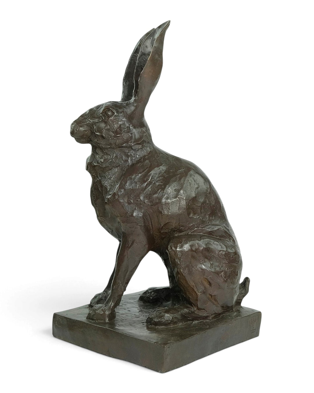 Bronzen sculptuur van een zittende haas 