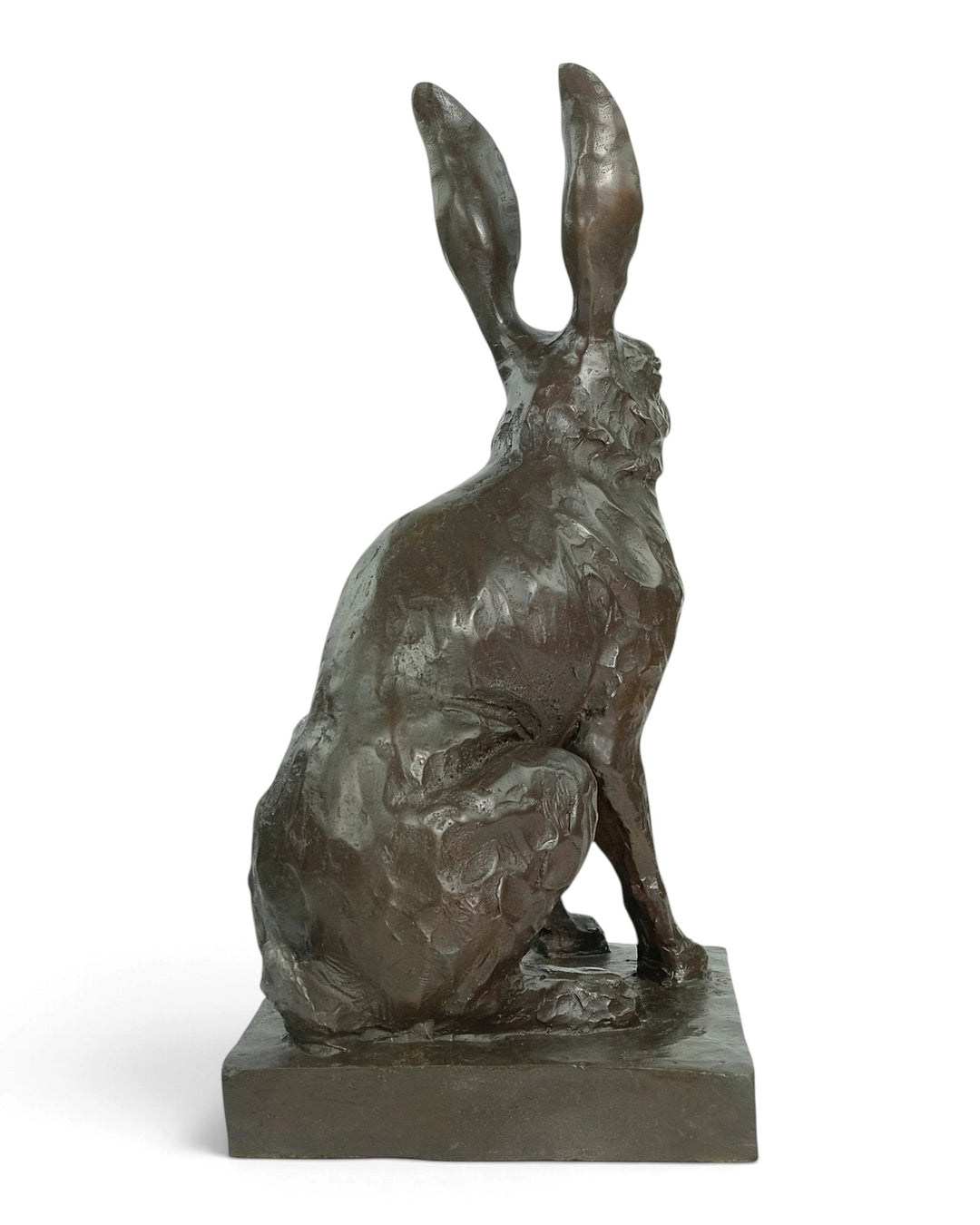 Bronzen sculptuur van een zittende haas 