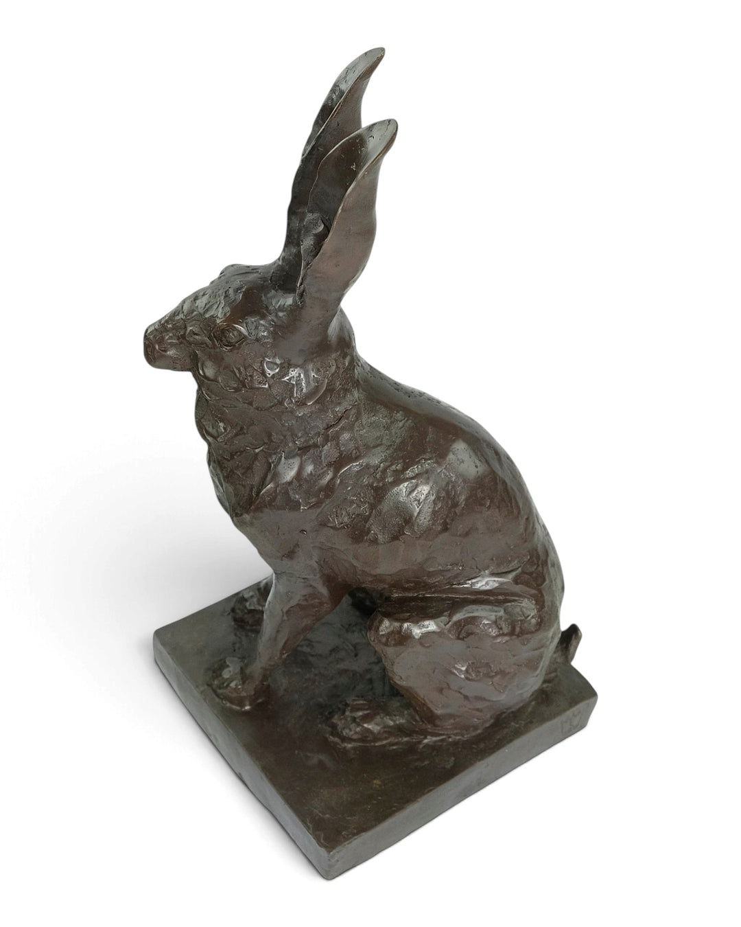 Bronzen sculptuur van een zittende haas 