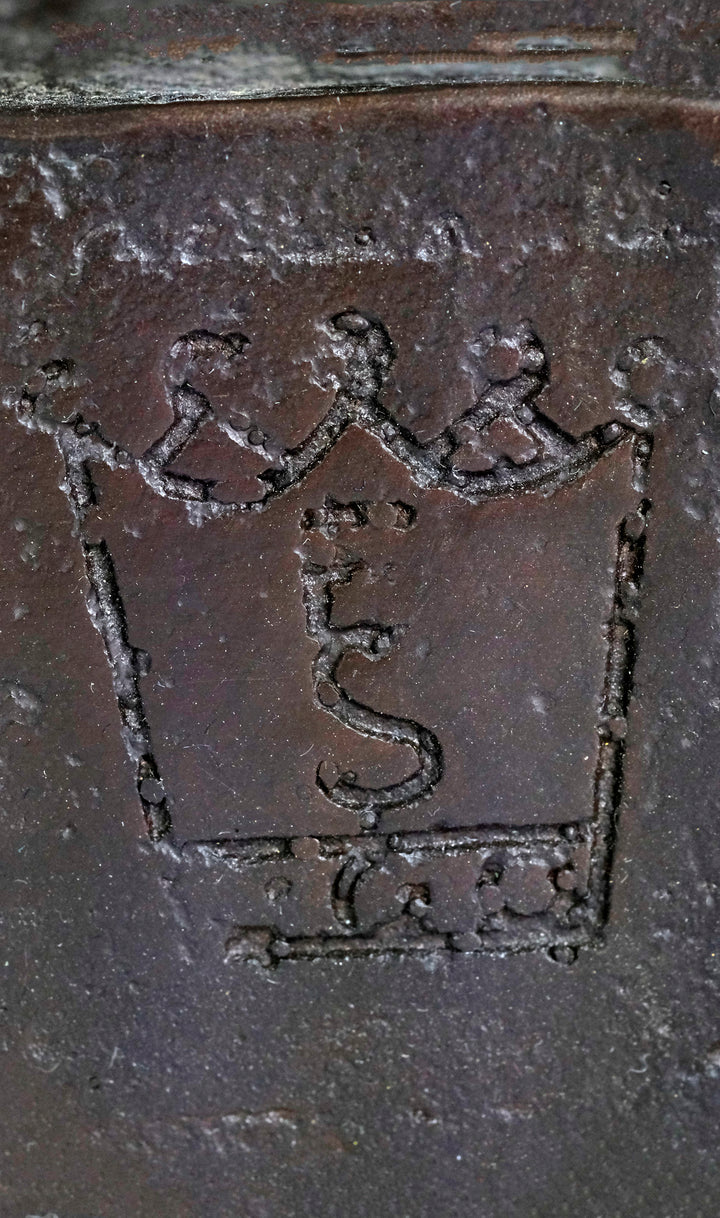 Bronzen sculptuur van een zittende haas 