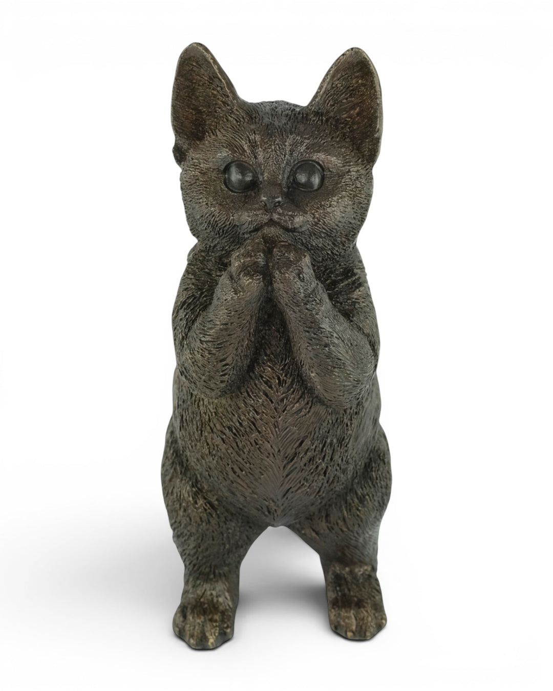 Escultura de bronce de un gatito de pie