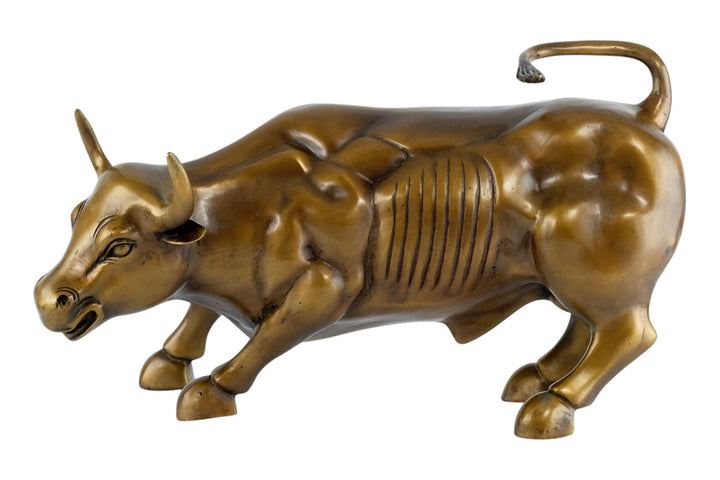 Bronze sculpture of the bull of wall street