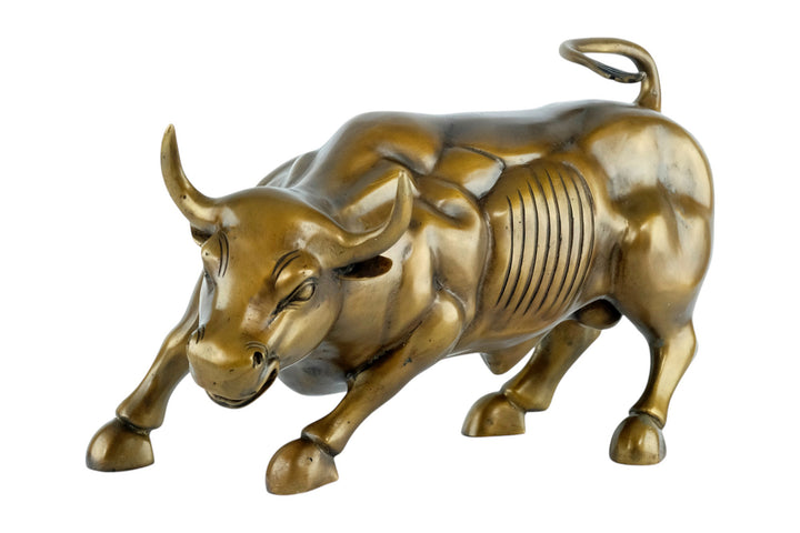Bronze sculpture of the bull of wall street