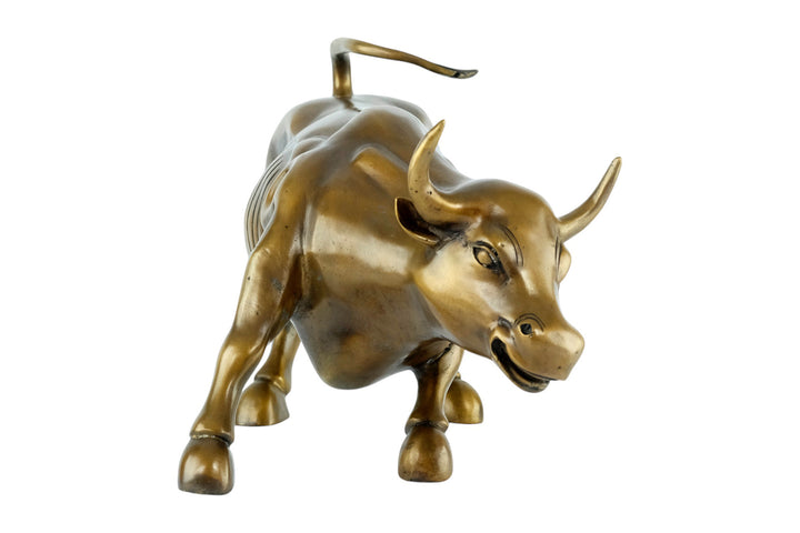Bronze sculpture of the bull of wall street