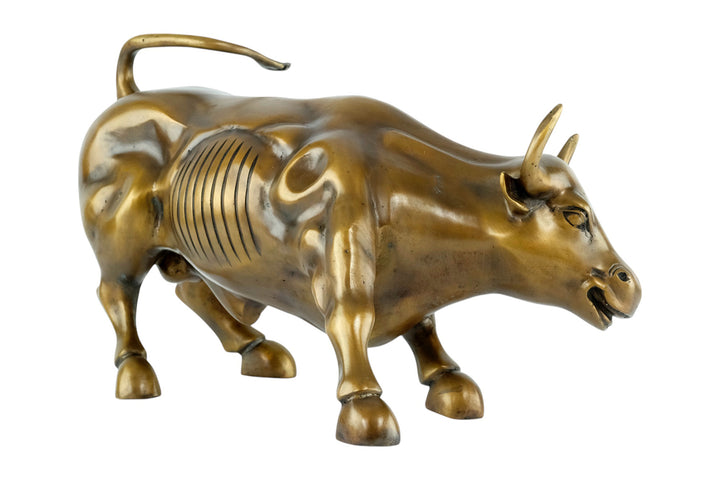 Bronze sculpture of the bull of wall street