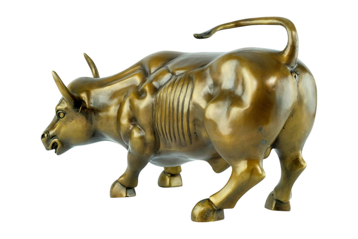 Bronze sculpture of the bull of wall street