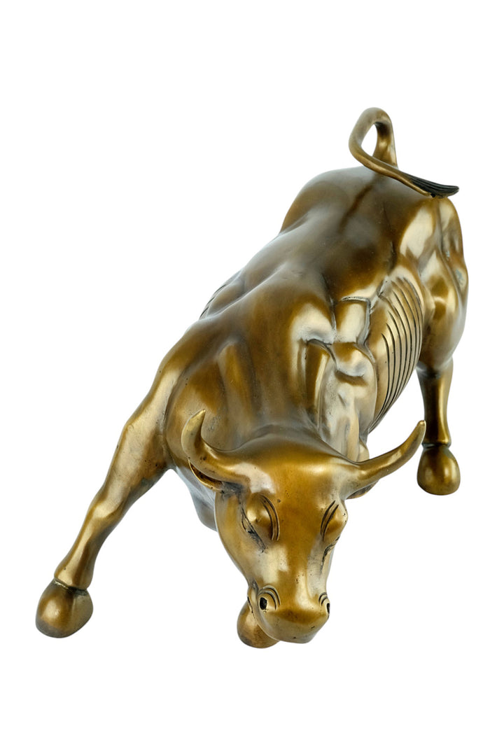 Bronze sculpture of the bull of wall street