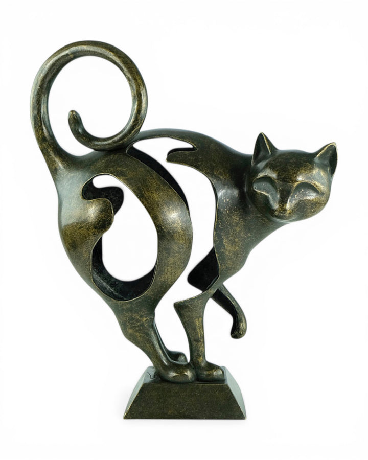 Modern bronze sculpture of a cat by Ben Wouters