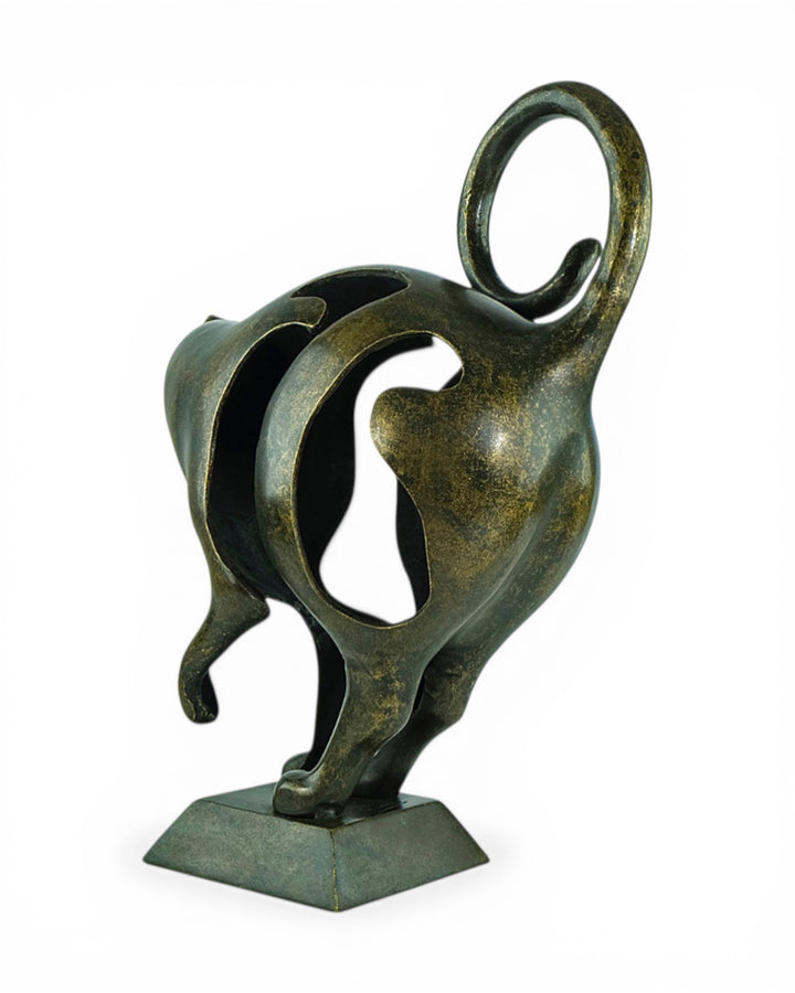Modern bronze sculpture of a cat by Ben Wouters