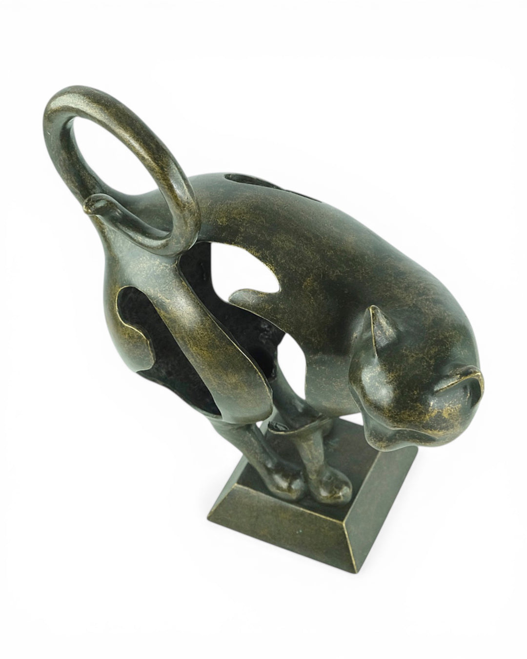 Modern bronze sculpture of a cat by Ben Wouters