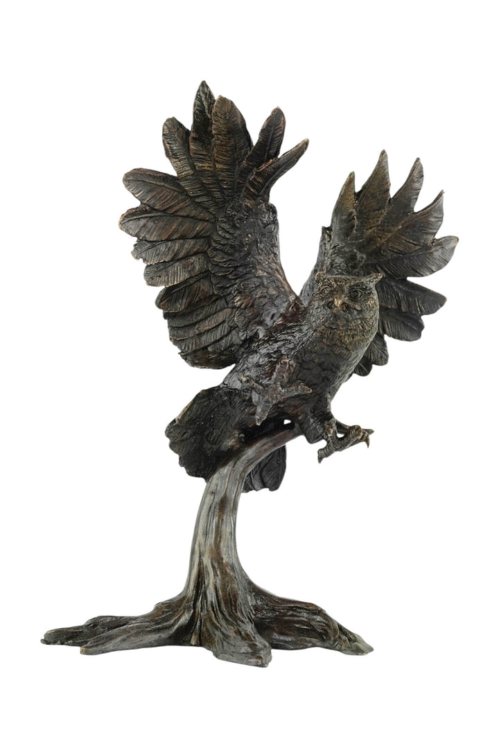 Bronzeskulptur einer Eule - Landung mit offenen Flügeln
