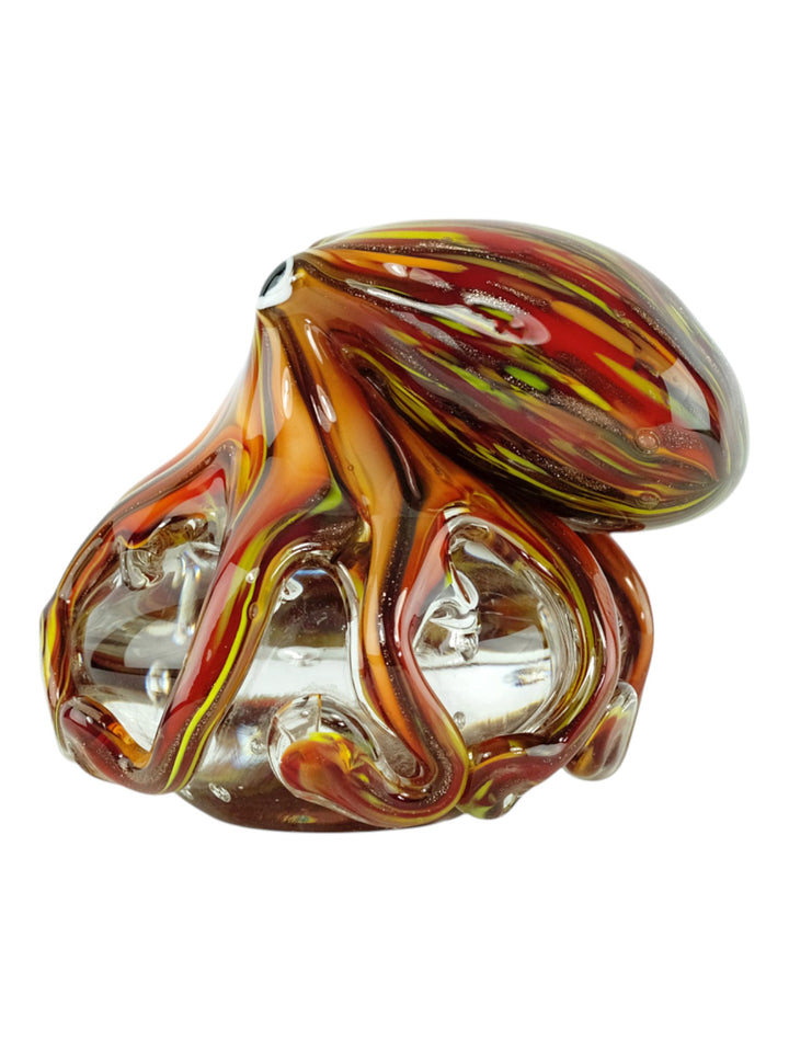 Sculpture en verre colorée d’une pieuvre aux tentacules ondulants