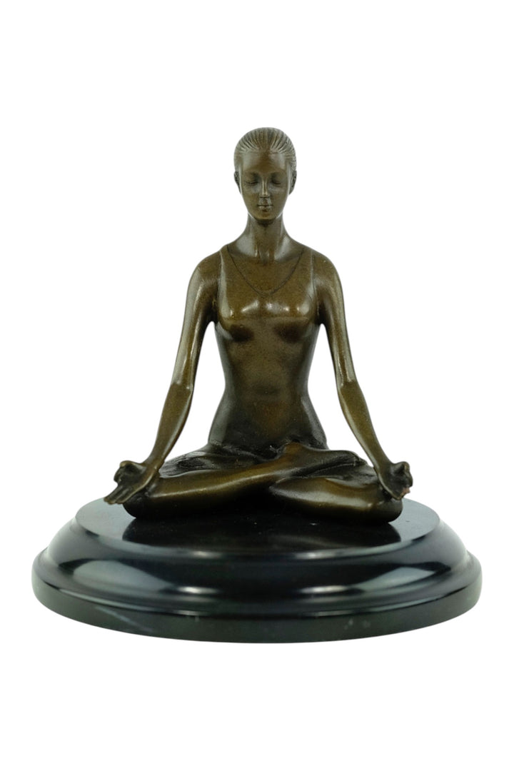 Bronze-Skulptur einer meditierenden Frau