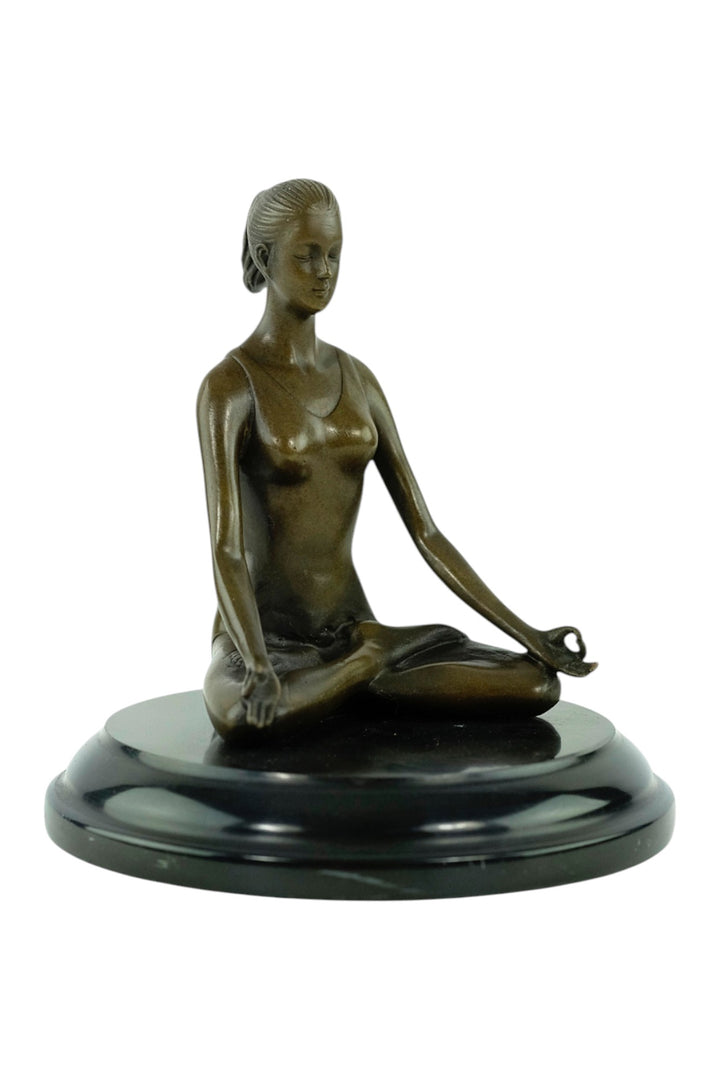 Bronze-Skulptur einer meditierenden Frau