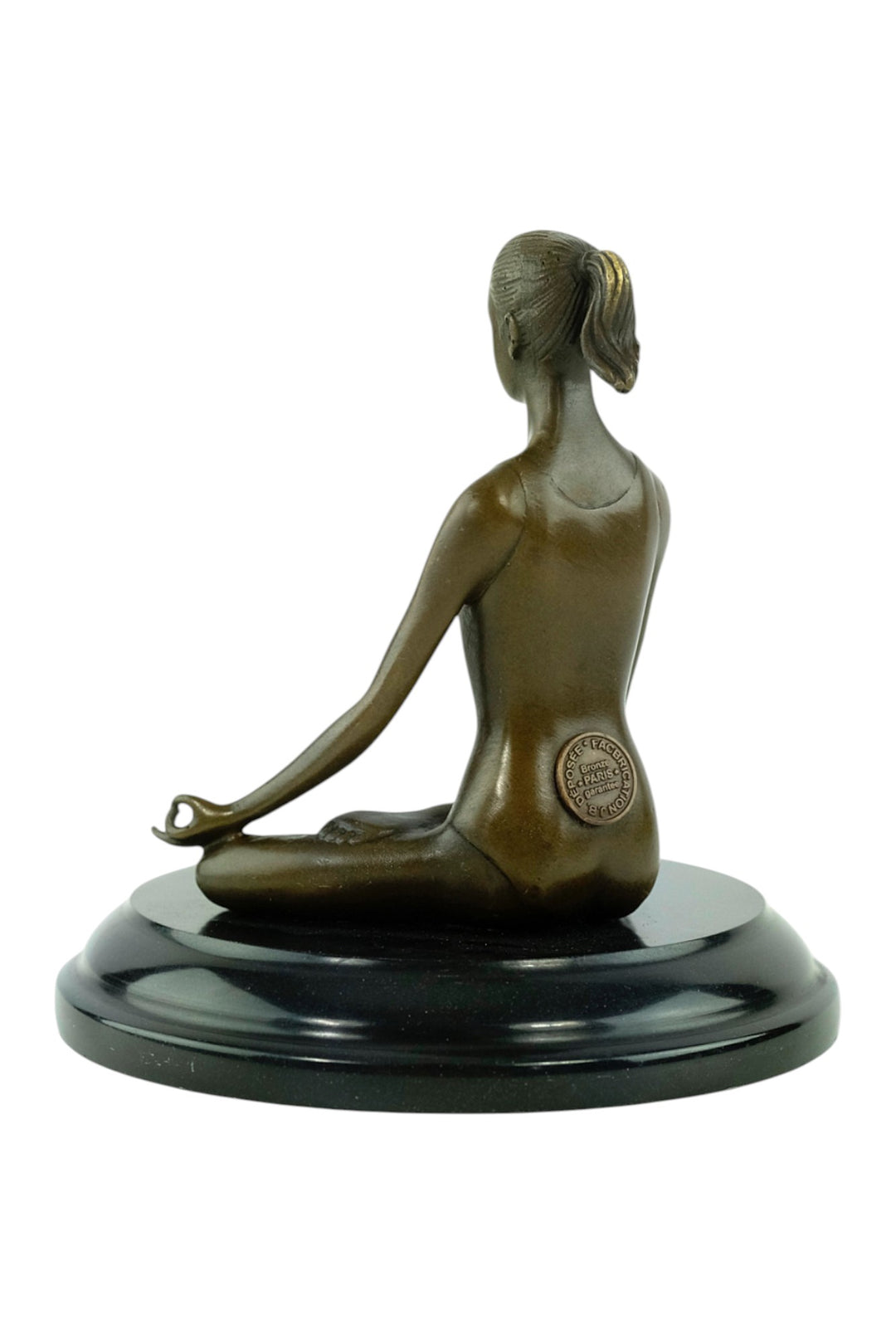 Bronze-Skulptur einer meditierenden Frau