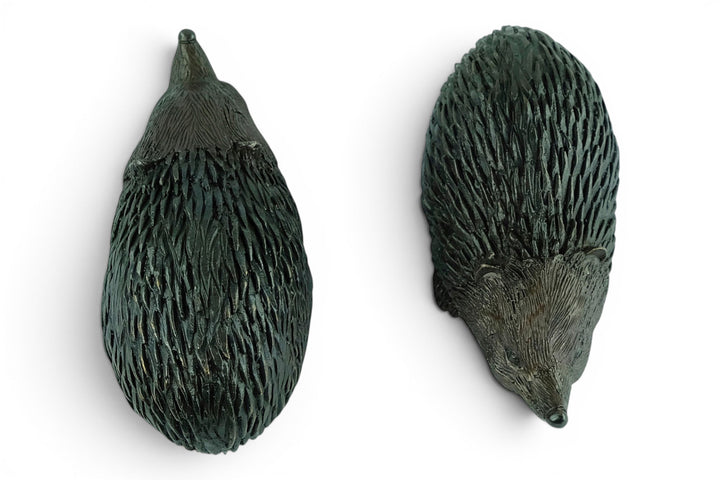 Paar bronzen egel beelden