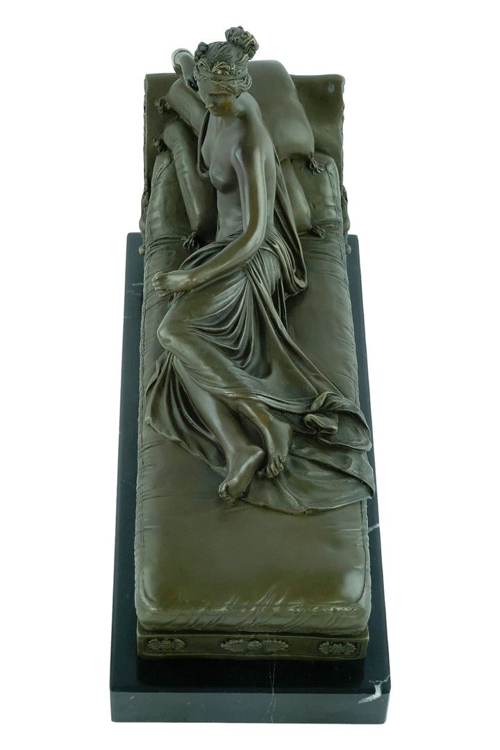 Bronze statue of Pauline Bonaparte reclining on a chaise longue, inspired by Venus Triumphant, by Antonio Canova.